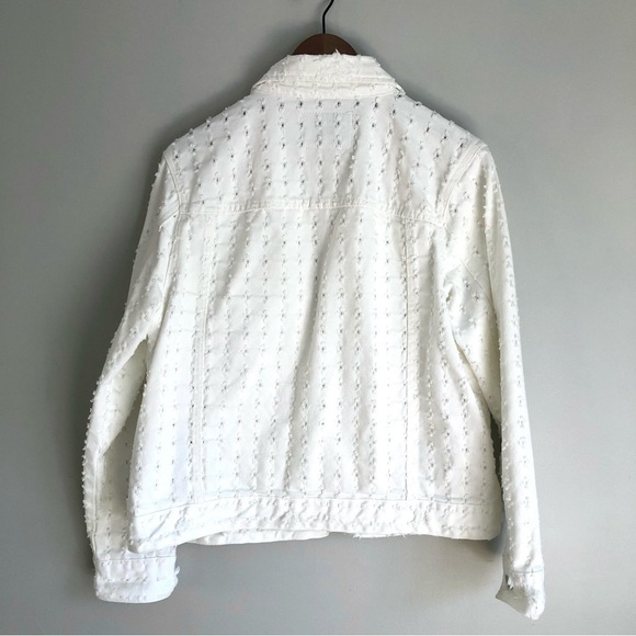 Blank NYC Eyes On You white jean Jacket denim trucker style distressed - Picture 4 of 15